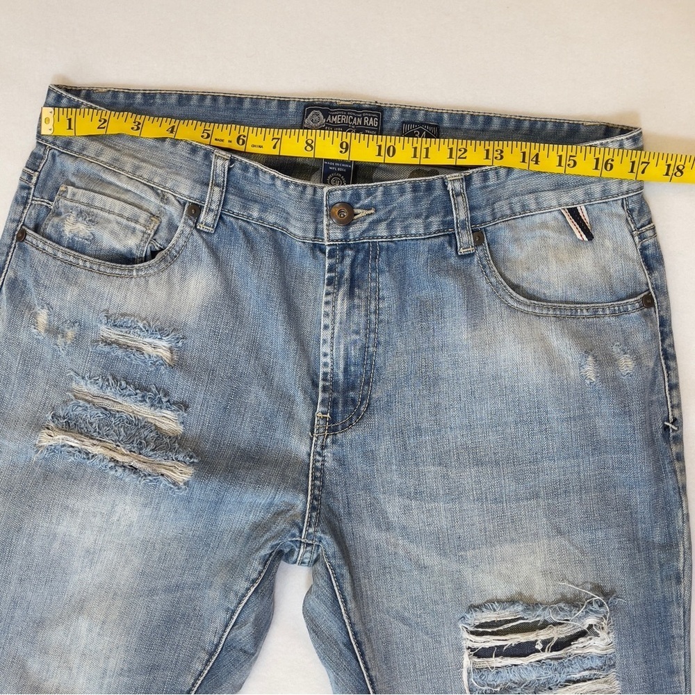 American Rag Men’s Distressed Jeans Size 34 Light Wash Camo Detail - Picture 13 of 15